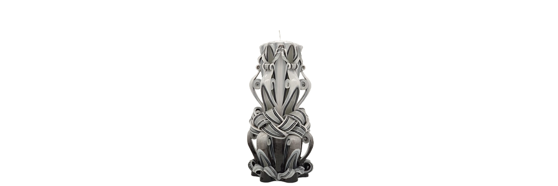 Ručně vyřezávaná svíčka