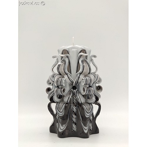 Ručně vyřezávaná svíčka 13 cm