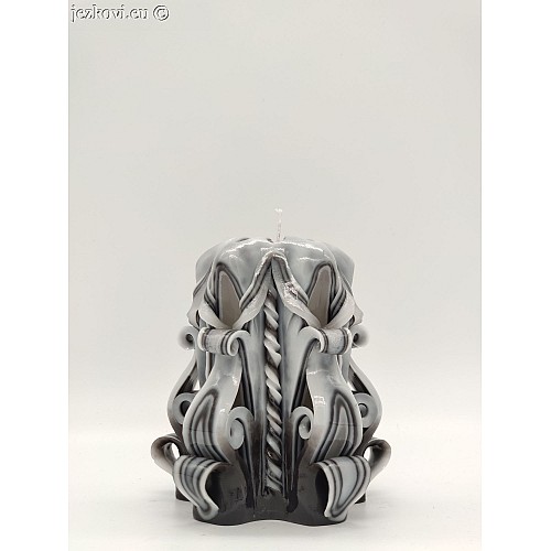 Ručně vyřezávaná svíčka 10 cm