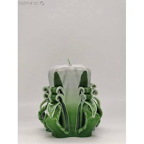 Ručně vyřezávaná svíčka 10 cm