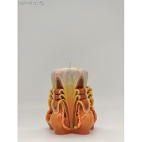 Ručně vyřezávaná svíčka 10 cm