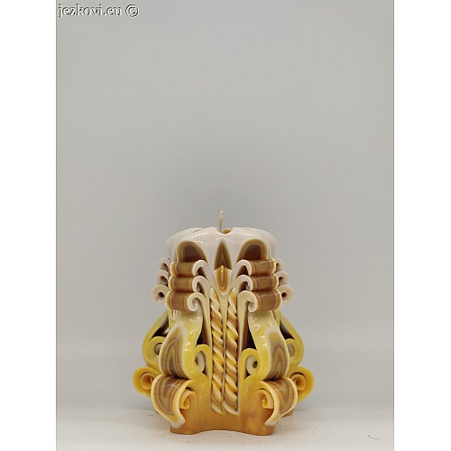 Ručně vyřezávaná svíčka 10 cm